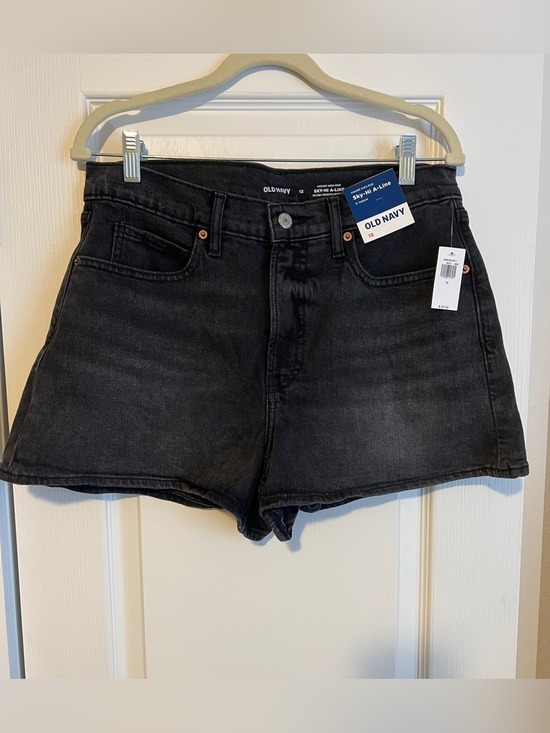 Old Navy Pants - NWT Old Navy Sky-Hi A-Line Black Denim Shorts - Size 12